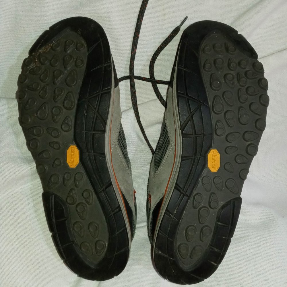 Vasque Grand Traverse Hiking Shoes - Picture 5 of 8